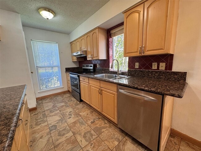 Building Photo - 1804 Serenade Ln