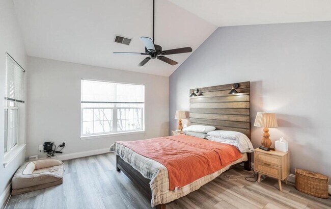 Foto del edificio - 5834 Wyndham Cir