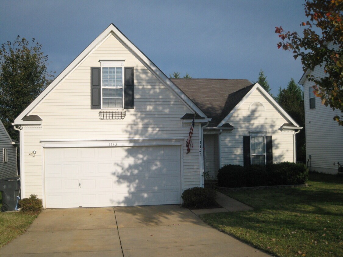 Primary Photo - Lovely 3 bed 2 bath home in Charlotte