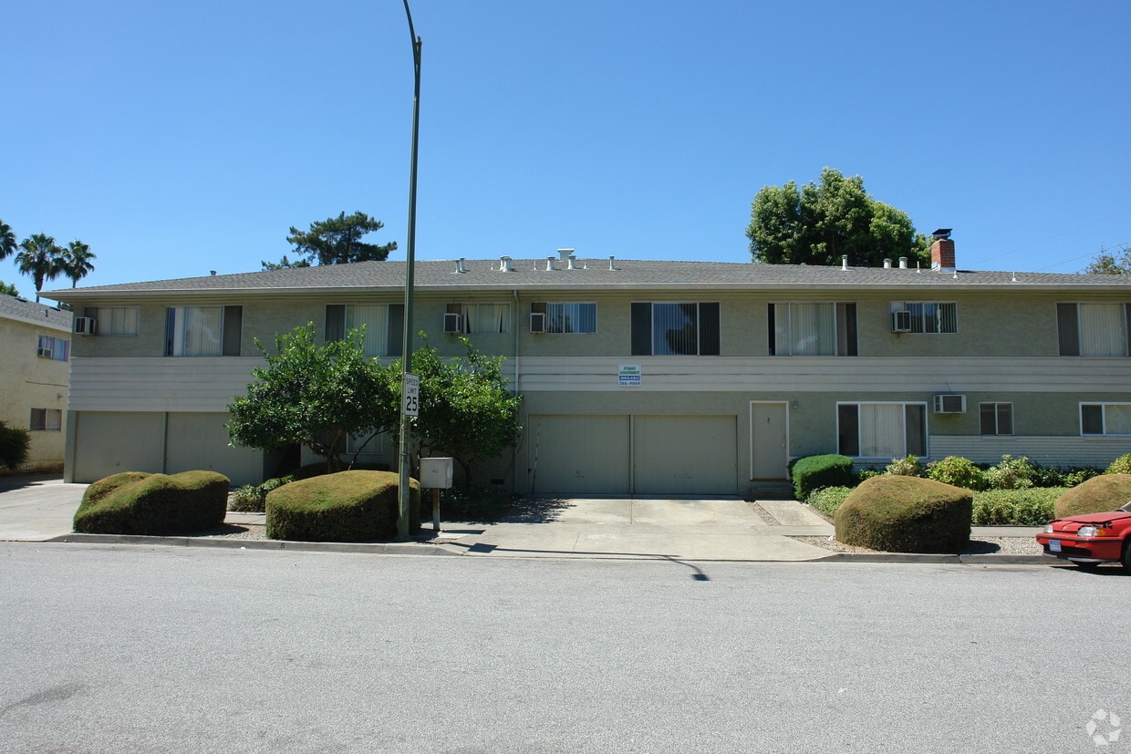 Building Photo - 1716 De Rose Way