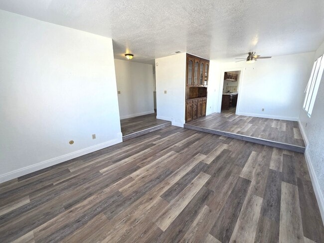 Building Photo - Beautiful 3 Bedroom 2 Bath Home on Large Corner Lot