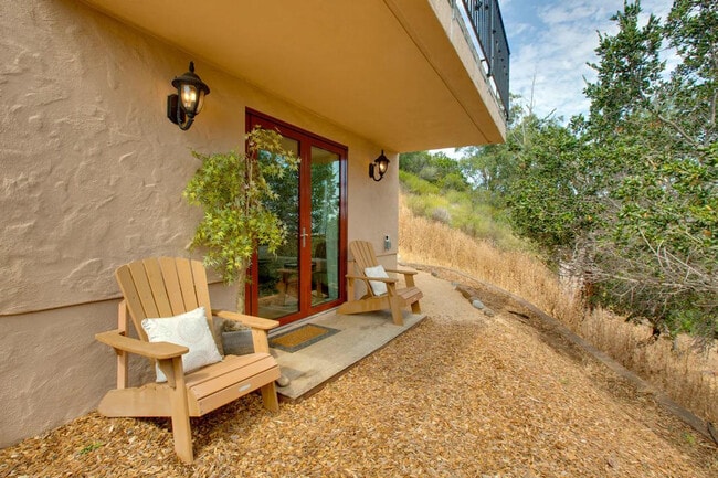 Building Photo - 630 Kingston Rd