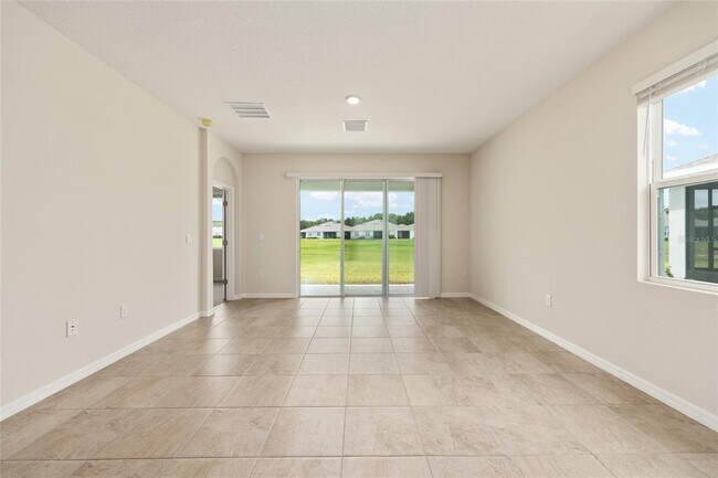 Foto del edificio - 5253 NW 43rd Ln Rd