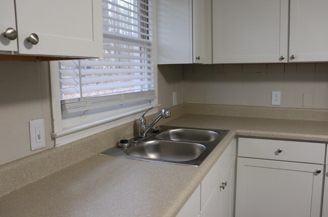 Foto del edificio - 127 Allendale Dr