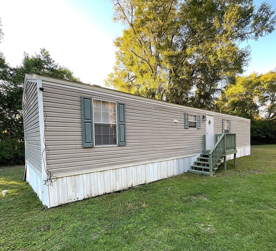 Primary Photo - Singlewide in the country