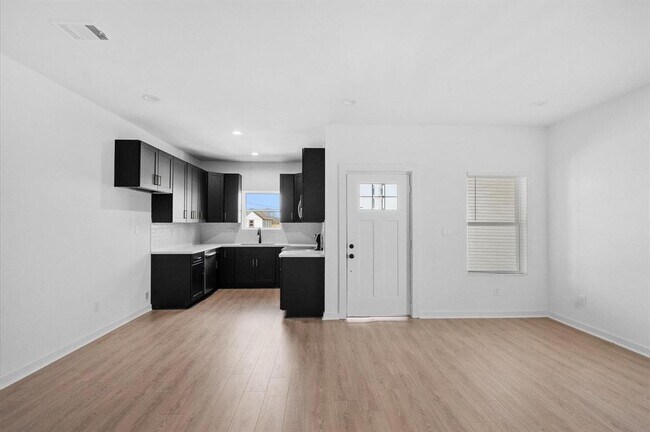 Foto del edificio - 9730 Tuffly St