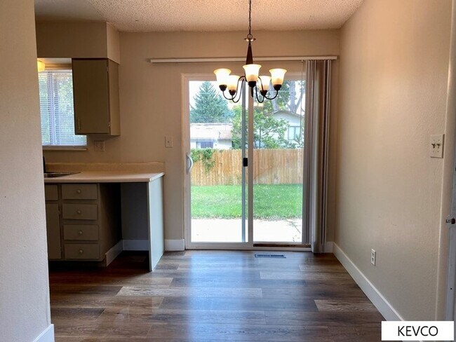 Building Photo - Great Location, Even Better Home!