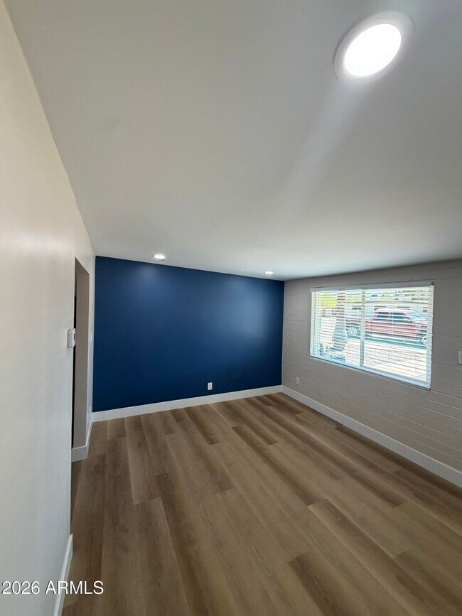 Foto del edificio - 909 S Kenwood Cir
