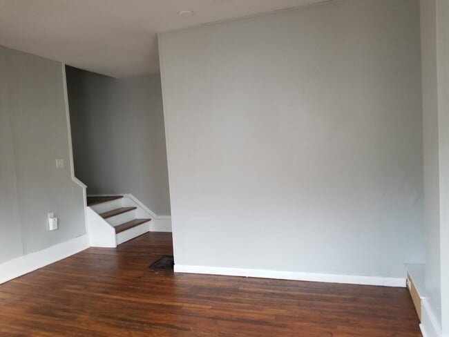 Building Photo - 38 White St