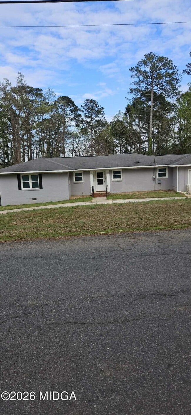 Foto del edificio - 912 Dogwood Cir