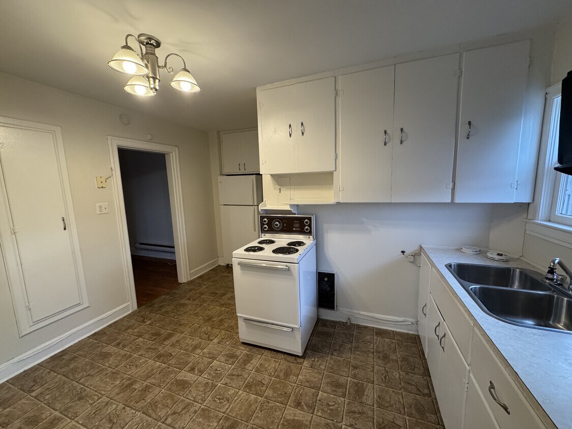 Photo principale - 400 Lutz St