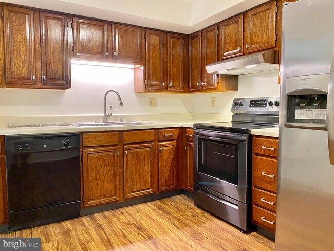Building Photo - 17215 Epsilon Pl