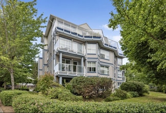Building Photo - 650 Prideaux St