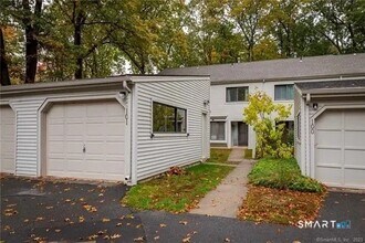 Building Photo - 101 Farmington Chase Crescent