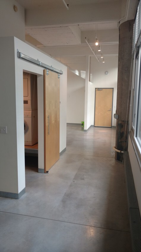 Primary Photo - 700 N Washington Ave