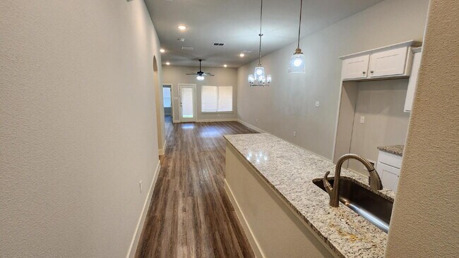 Foto del edificio - Burgeoning South Lubbock Community In Award Winning Lubbock Cooper School District