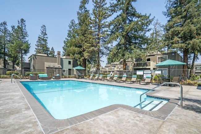 Building Photo - Evergreen Heights