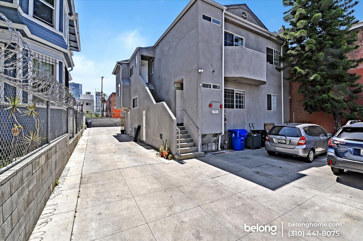 Primary Photo - 1050 S Burlington Ave