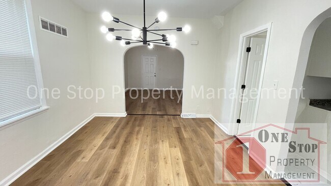 Foto del edificio - Beautiful 4 Bedroom 2 Bathroom Home in Kansas City!