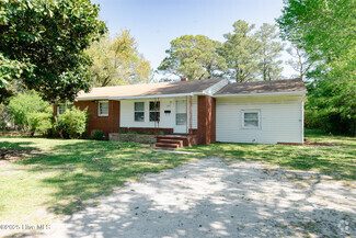 Building Photo - 915 Country Club Rd