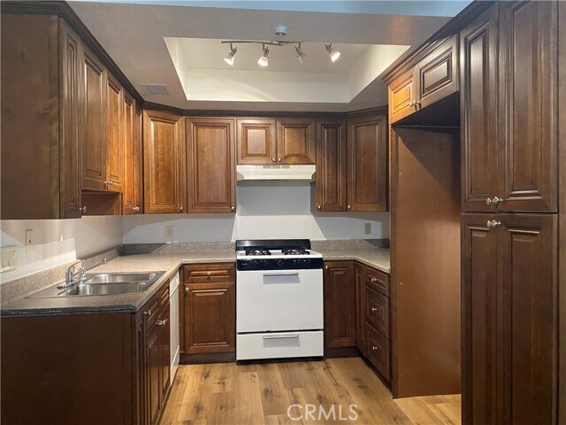 Primary Photo - 130 W 3rd St