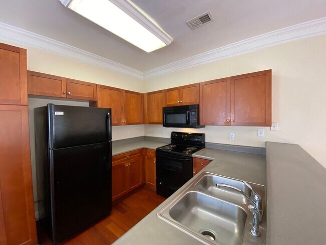 Building Photo - PRE-LEASING FOR AUGUST 6TH, 2026!