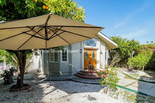 Building Photo - Remodeled 1924 3 Bedroom LA Home
