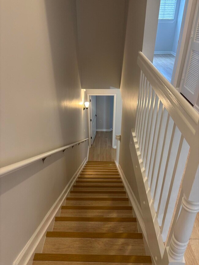 Foto del edificio - 2050 Alta Meadows Ln