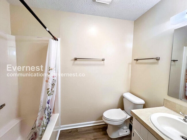 Foto del edificio - 3 Bed/2 Bath Home with Garage / Pet-Friend...