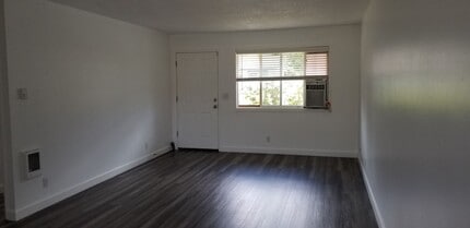 Building Photo - 6237-6239 SE Fern Ave