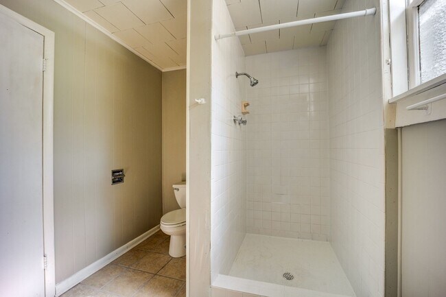 Foto del edificio - Freshly Updated 3 Bedroom Home