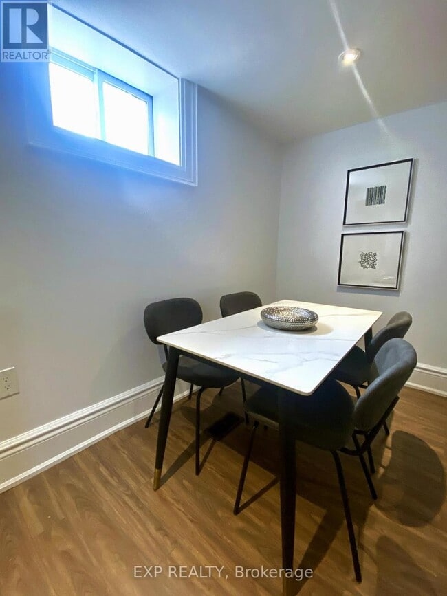 Building Photo - 525 Old Weston Rd