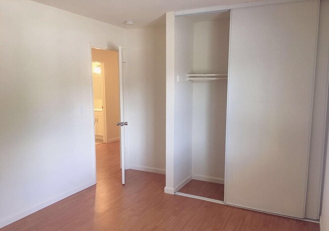 Foto del edificio - $3,050 / 3 BR GORGEOUS REMODELED SINGLE ST...