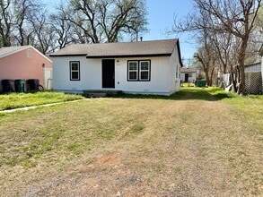 Building Photo - 3800 SW 42nd St