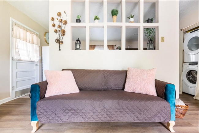 Foto del edificio - 392 Winchester Rd