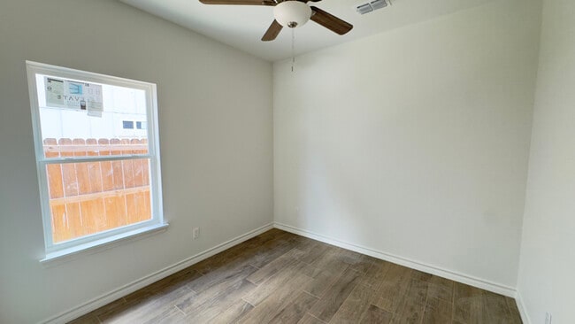 Building Photo - 4310 Escondido Ln