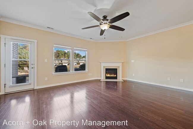 Foto del edificio - 3 br, 3.5 bath House - 427 Excalibur Drive