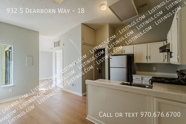 Building Photo - 932 S Dearborn Way