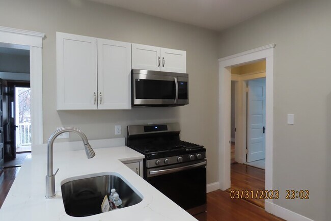 Building Photo - 21 Crowell St