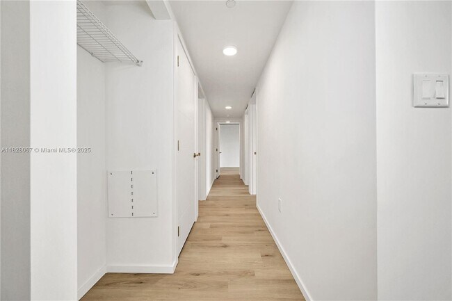 Foto del edificio - 475 NE 125th St