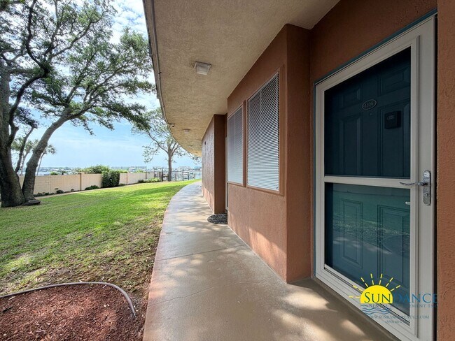 Foto del edificio - Fully Furnished Condo Unit in Fort Walton Beach!