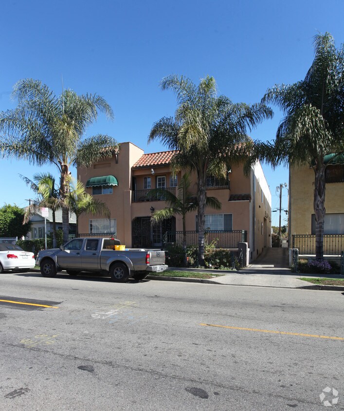 Building Photo - 1166 N Edgemont St