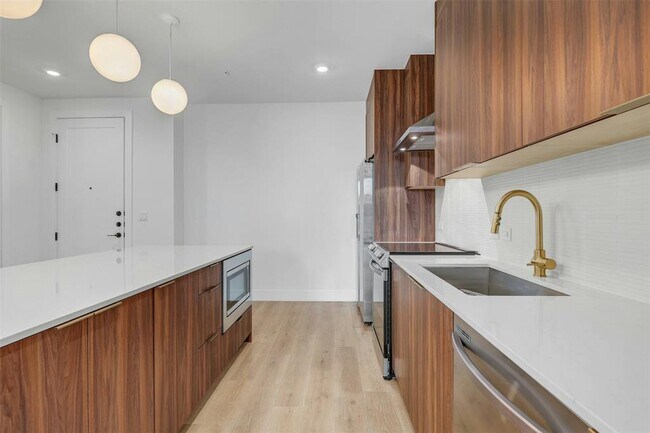Foto del edificio - 1701 Simond Ave