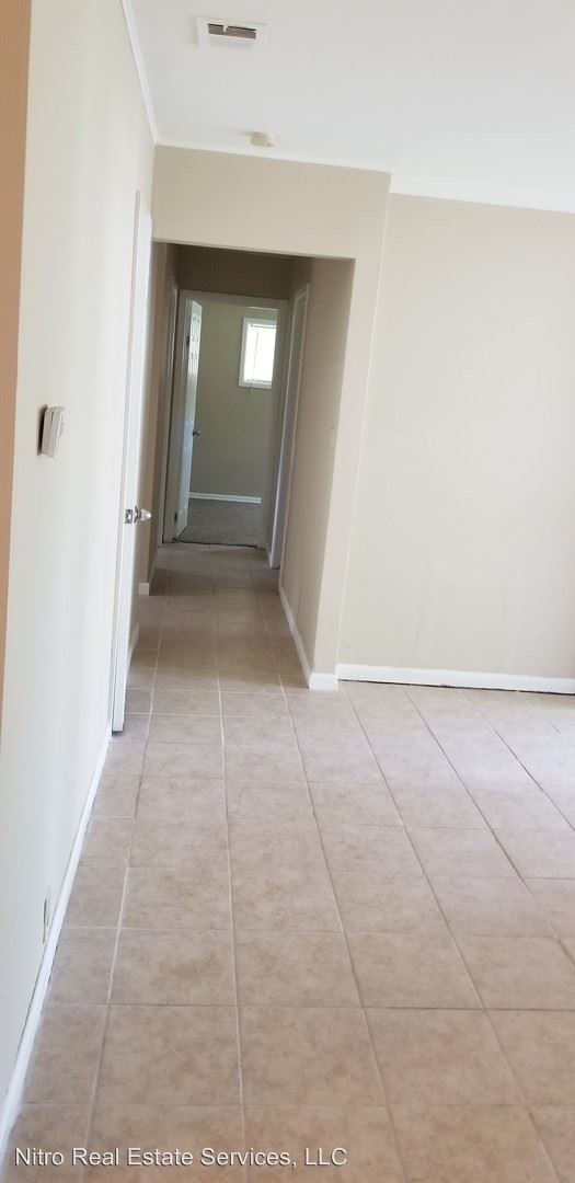 Foto del edificio - 3 br, 1 bath House - 11223 Bristol Ter