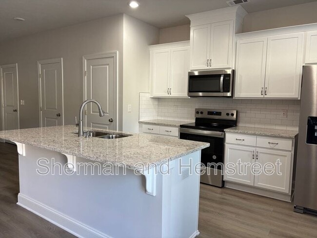 Foto del edificio - 651 Caroline Ct