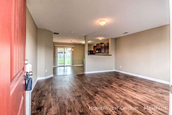 Building Photo - Updated Two-Story Brick Home in Memphis