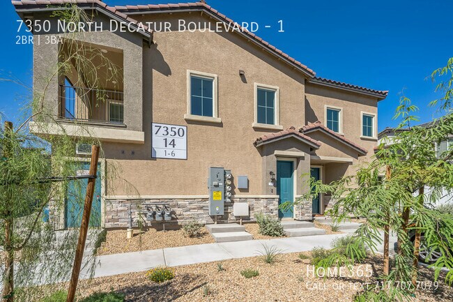 Building Photo - Beautifully renovated 2 bedroom townhome a...