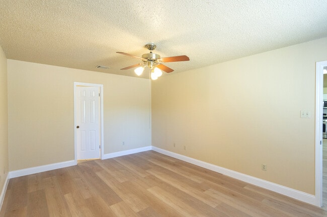 Building Photo - 13116 Amarillo Ave