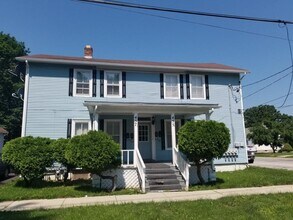 Building Photo - 457 Talma St