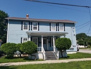 Building Photo - 457 Talma St